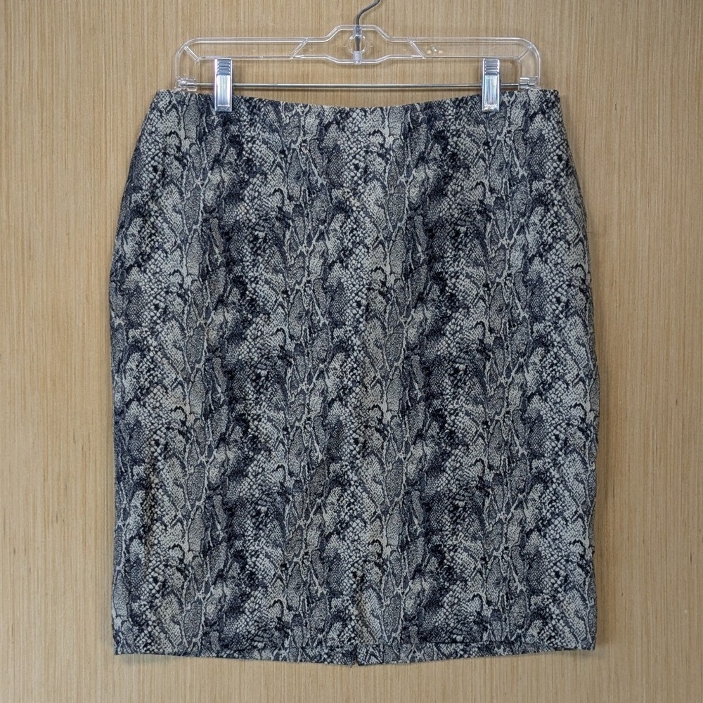 Talbots Petites Snakeskin Office Siren Pencil Skirt Size 10P Grey Animal Print